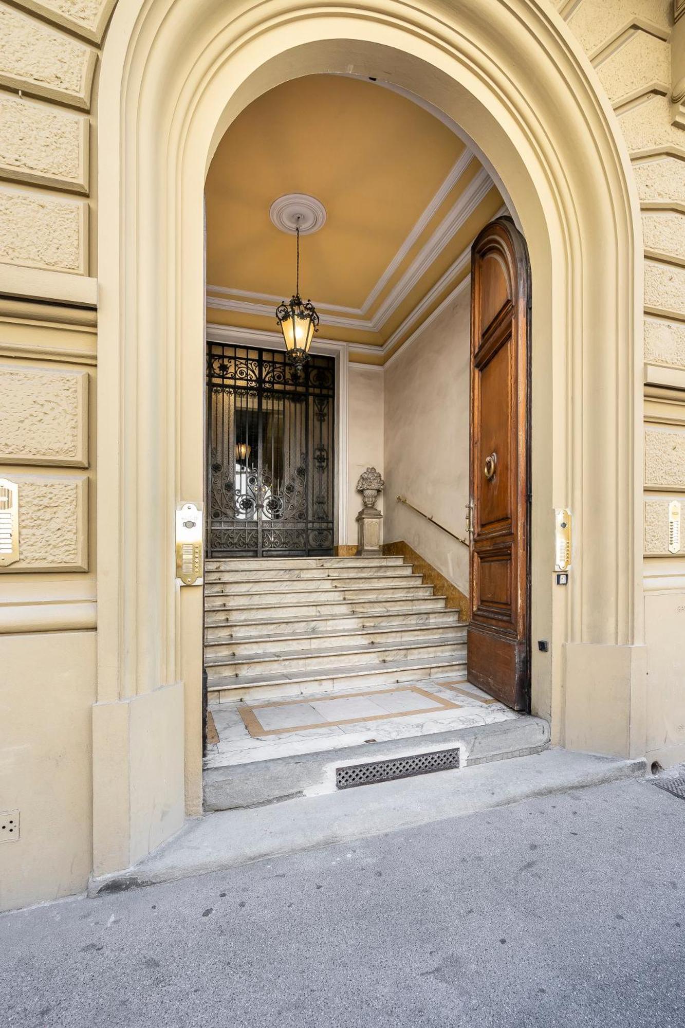 San Marco Black Appartamento Luxury Con Terrazzo E Parcheggio Su Richiesta 佛罗伦萨 外观 照片